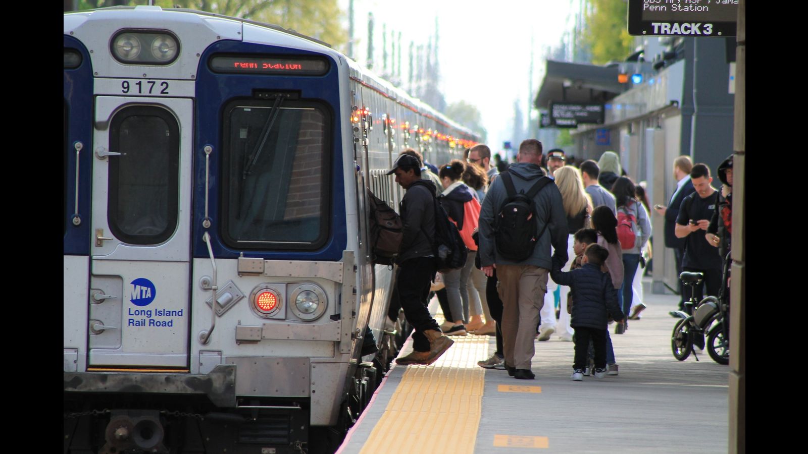 Amid New York City nurses strike, Long Island Railroad unions again prevent walkout with appeal to Trump