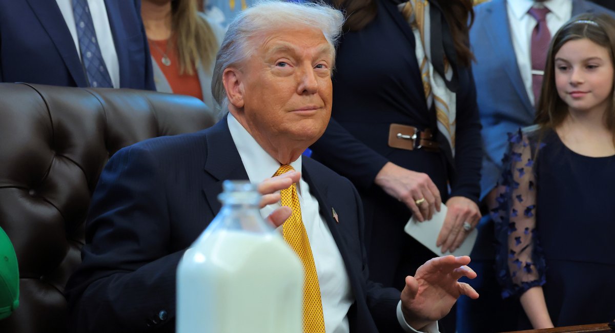 As Trump pushes whole milk, NYC schools say they're sticking with 1%