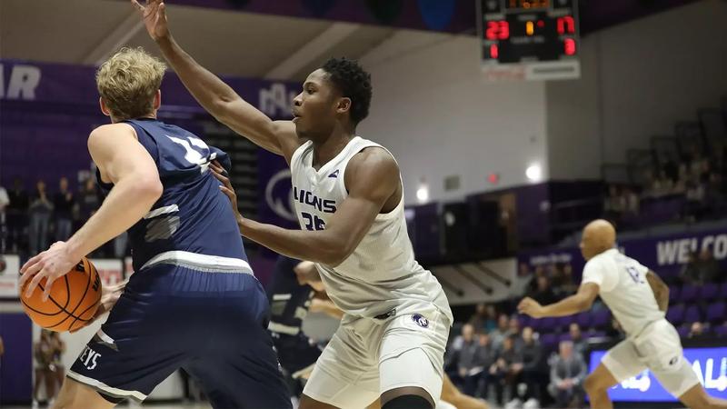 Men’s Basketball races to Queens on Wednesday