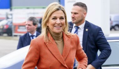 Queen Máxima switches things up, trading her brooches for a trendy ‘Teddy’ bag