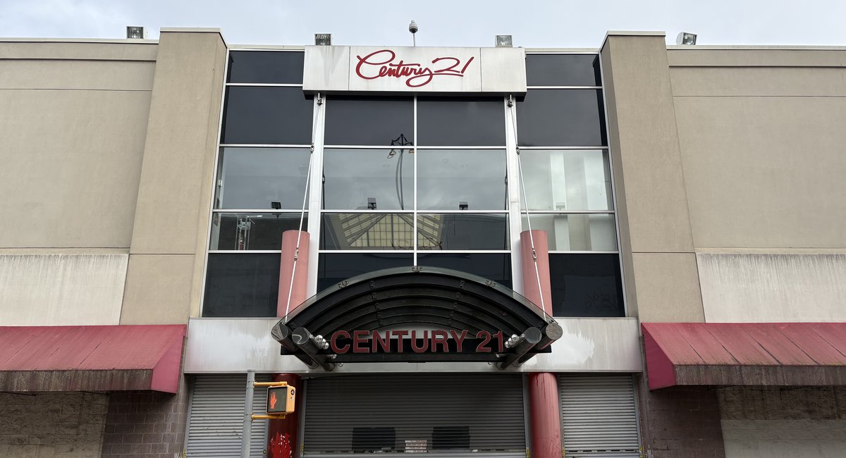After 5 years of intrigue, Bay Ridge residents await Century 21 building redevelopment
