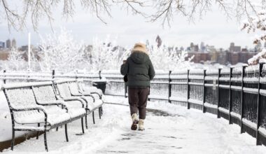 How much is it going to snow in NYC, NJ this weekend?