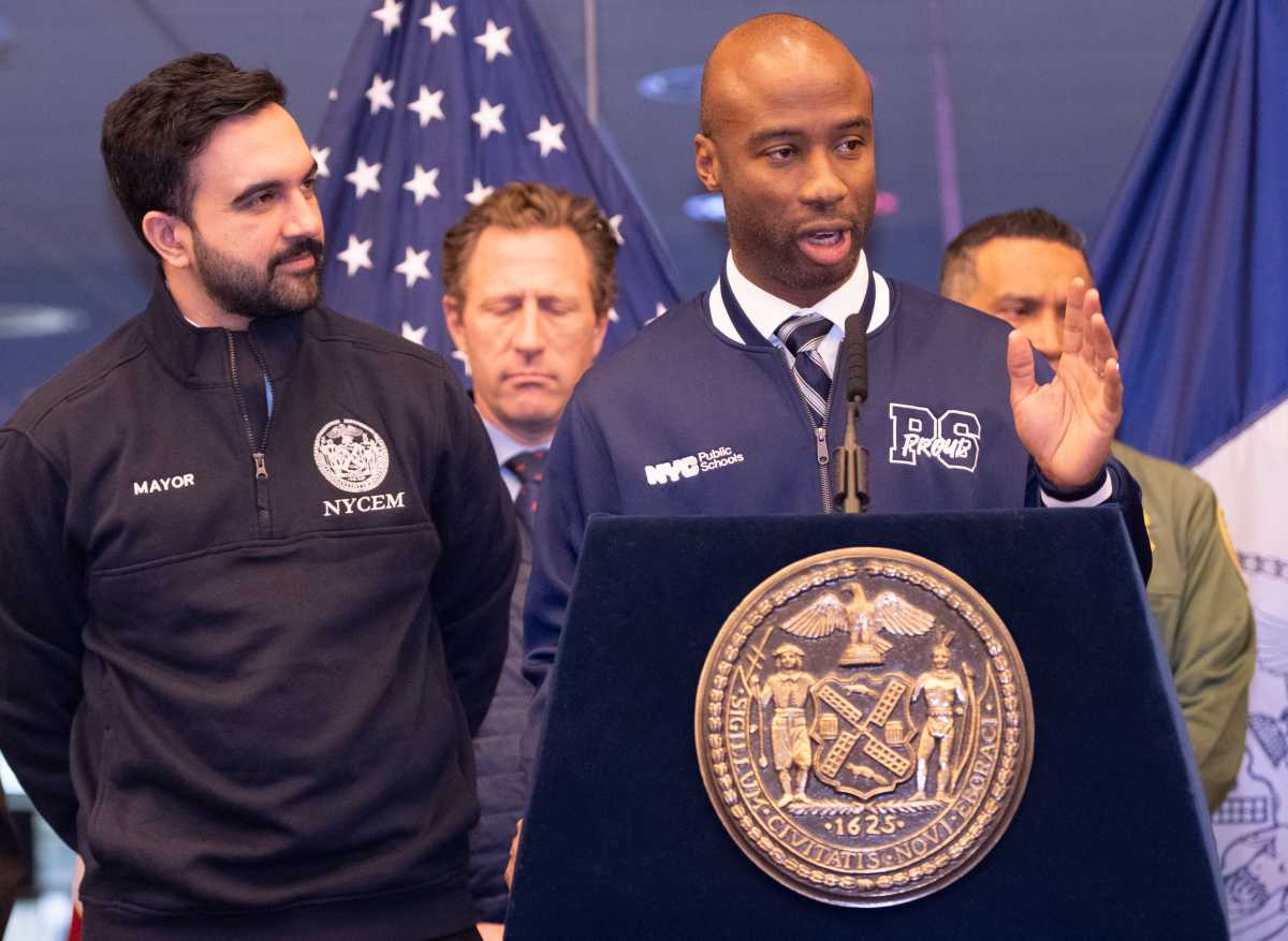 All NYC public schools will be closed on Monday; classes pivot to remote instruction – amNewYork