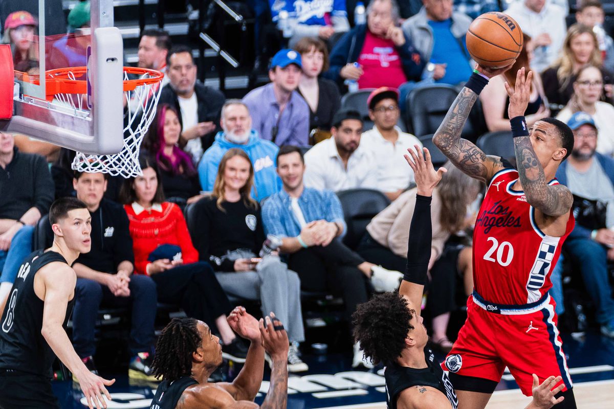 Los Angeles Clippers forward John Collins (20) shoots the ball during an NBA basketball game against the Brooklyn Nets, Sunday January 25th, 2026 in Inglewood, California. 