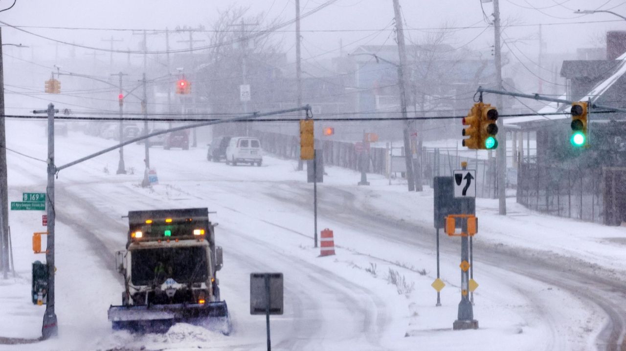 Death toll from winter storm grows to at least 15 in New York City and on Long Island