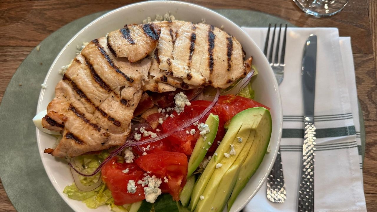 Avianna's Carriage House opens in Melville