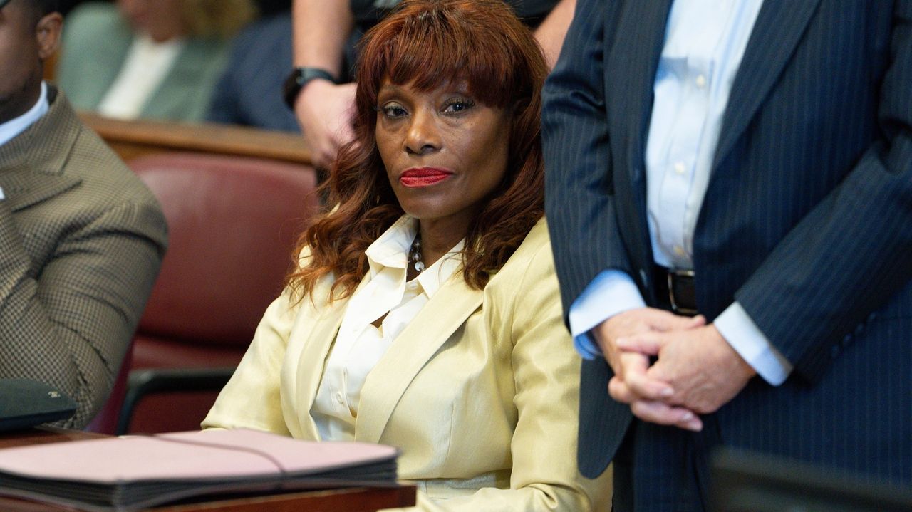 Top aide to former NYC Mayor Eric Adams took a bribe of diamond earrings, prosecutors say