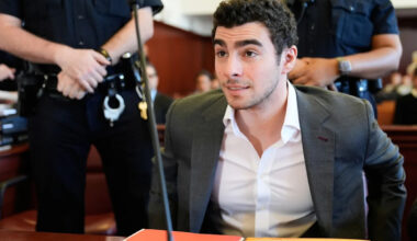 Manhattan DA wants Luigi Mangione state trial to start July 1, before federal case