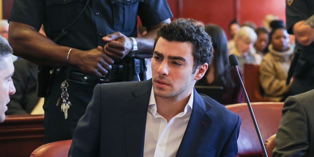 Judge bars federal prosecutors from seeking death penalty against Luigi Mangione