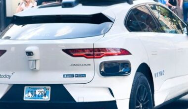 Poll: New Yorkers not that interested in hailing a robotaxi