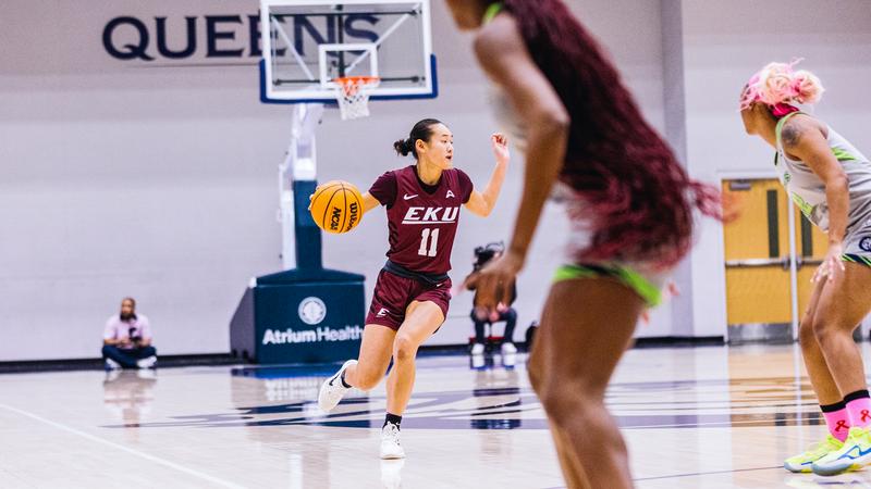 Women’s Basketball Wins 12th Straight Game Defeating Queens 74-59 on Friday