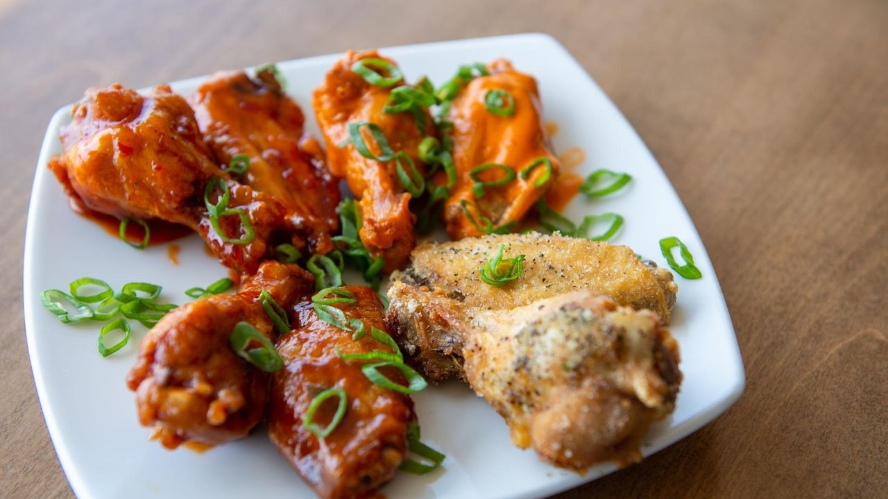 Buffalo Wild Wings at Hicksville mall will close