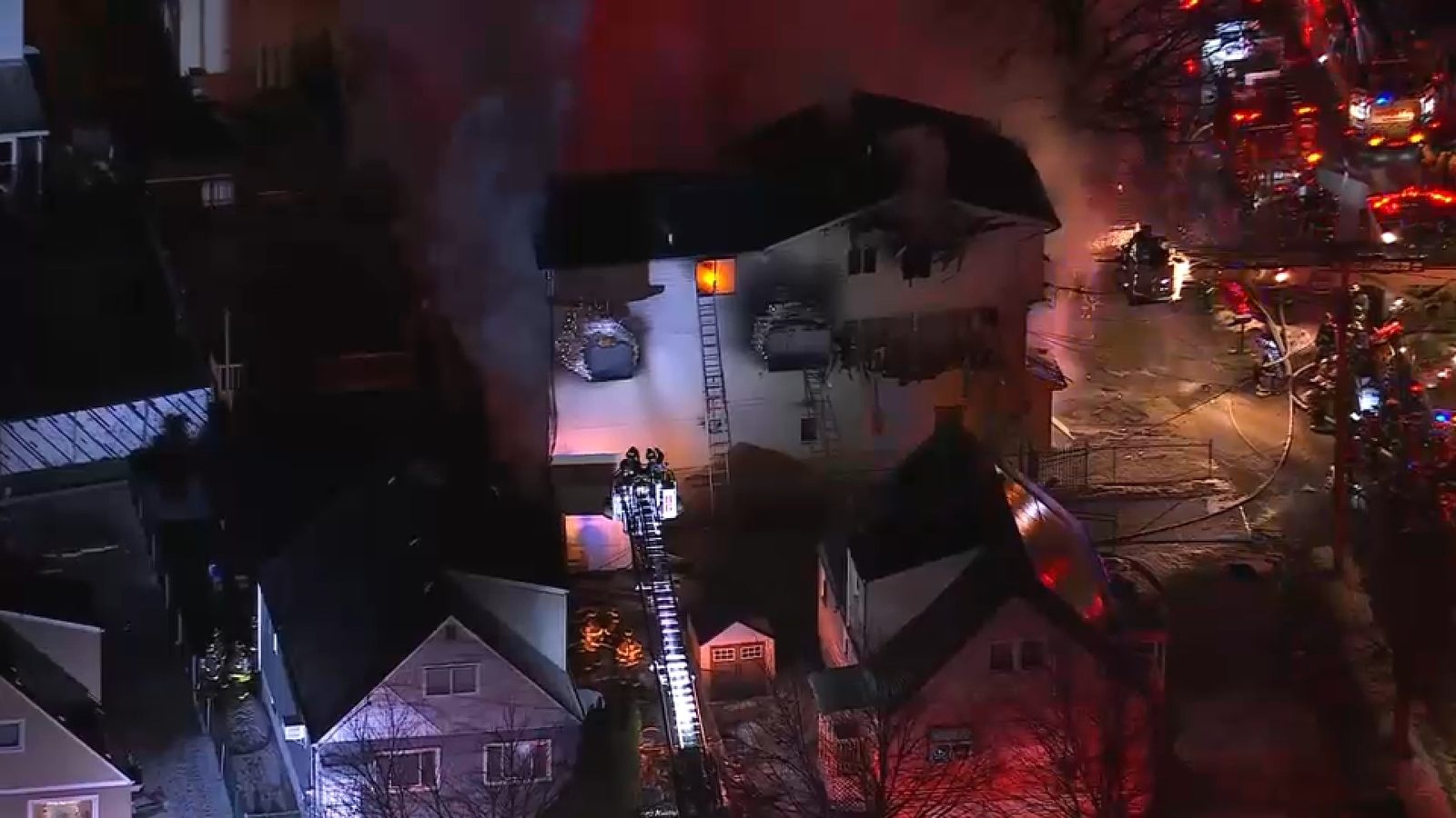 3 firefighters hurt in 2-alarm Willowbrook, Staten Island house fire, fire on all floors of 3-story home