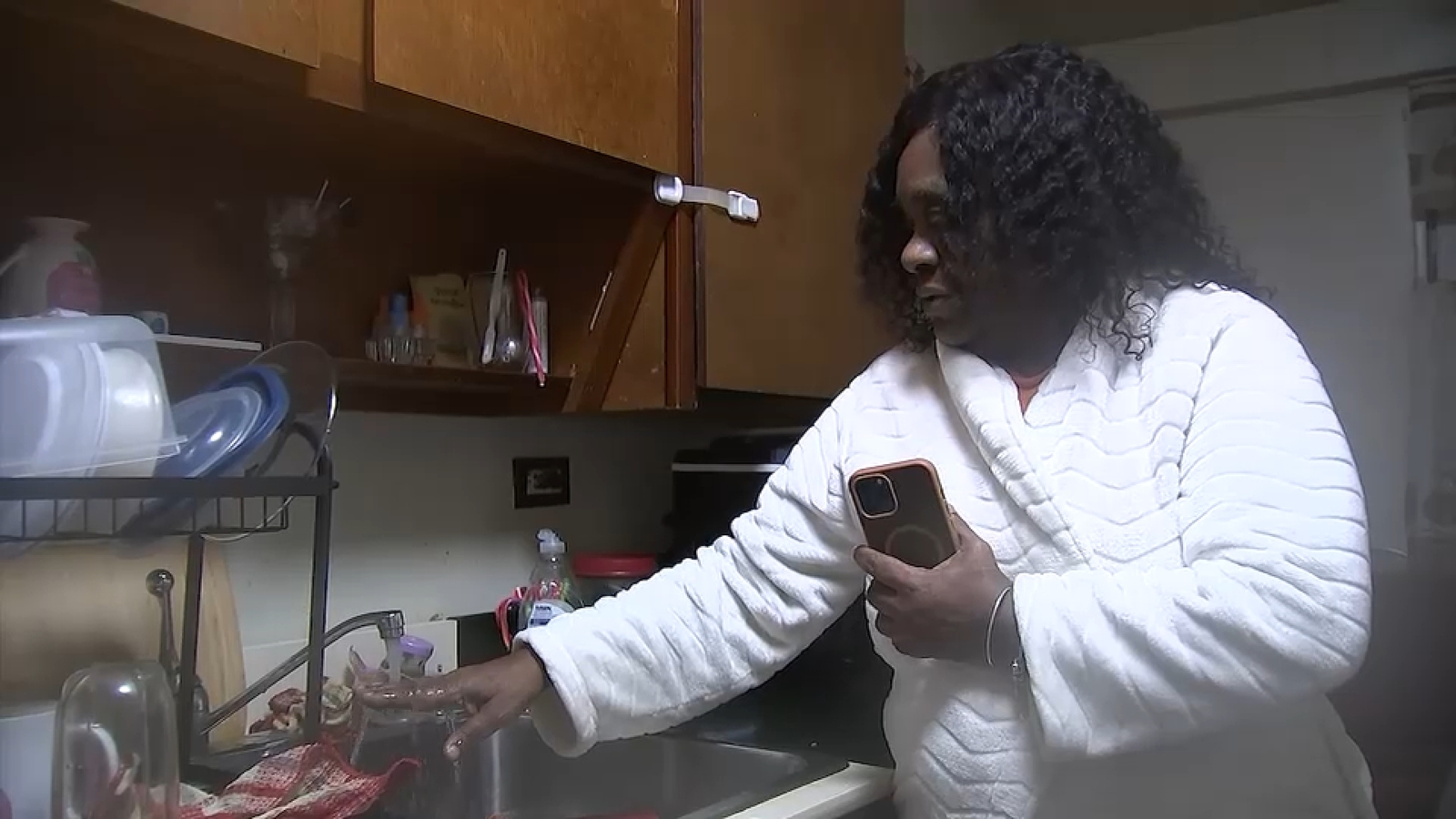 NYCHA residents without heat and hot water in Far Rockaway, Queens during cold stretch, winter snowstorm