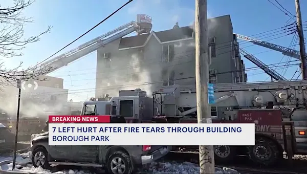 News 12 | Brooklyn | 7 hurt, including 1 firefighter, in Borough Park building fire