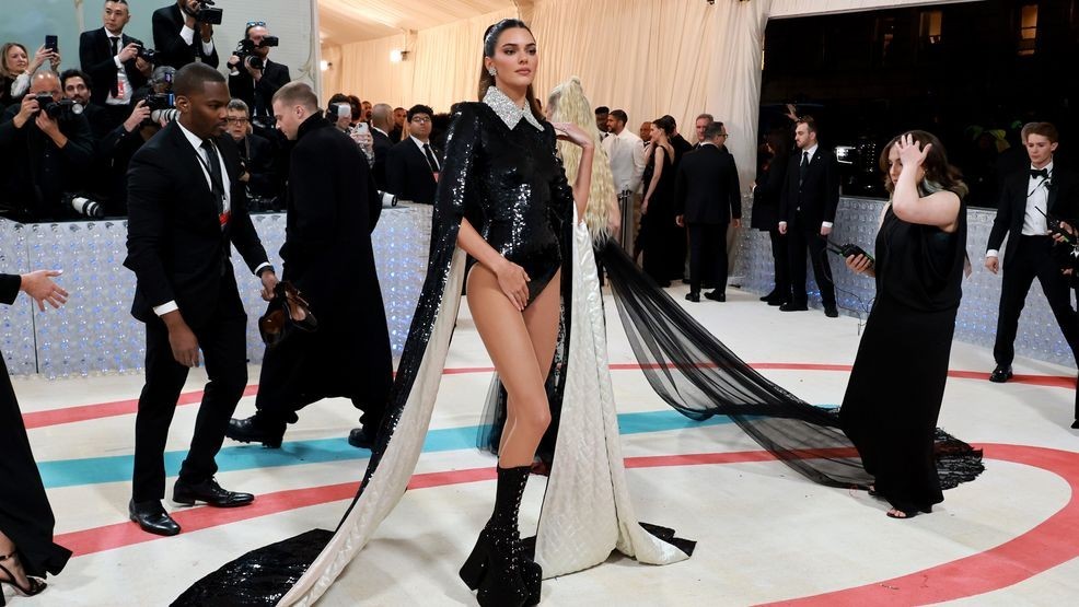 NEW YORK, NEW YORK - MAY 01: Kendall Jenner attends The 2023 Met Gala Celebrating "Karl Lagerfeld: A Line Of Beauty" at The Metropolitan Museum of Art on May 01, 2023 in New York City. (Photo by Theo Wargo/Getty Images for Karl Lagerfeld)