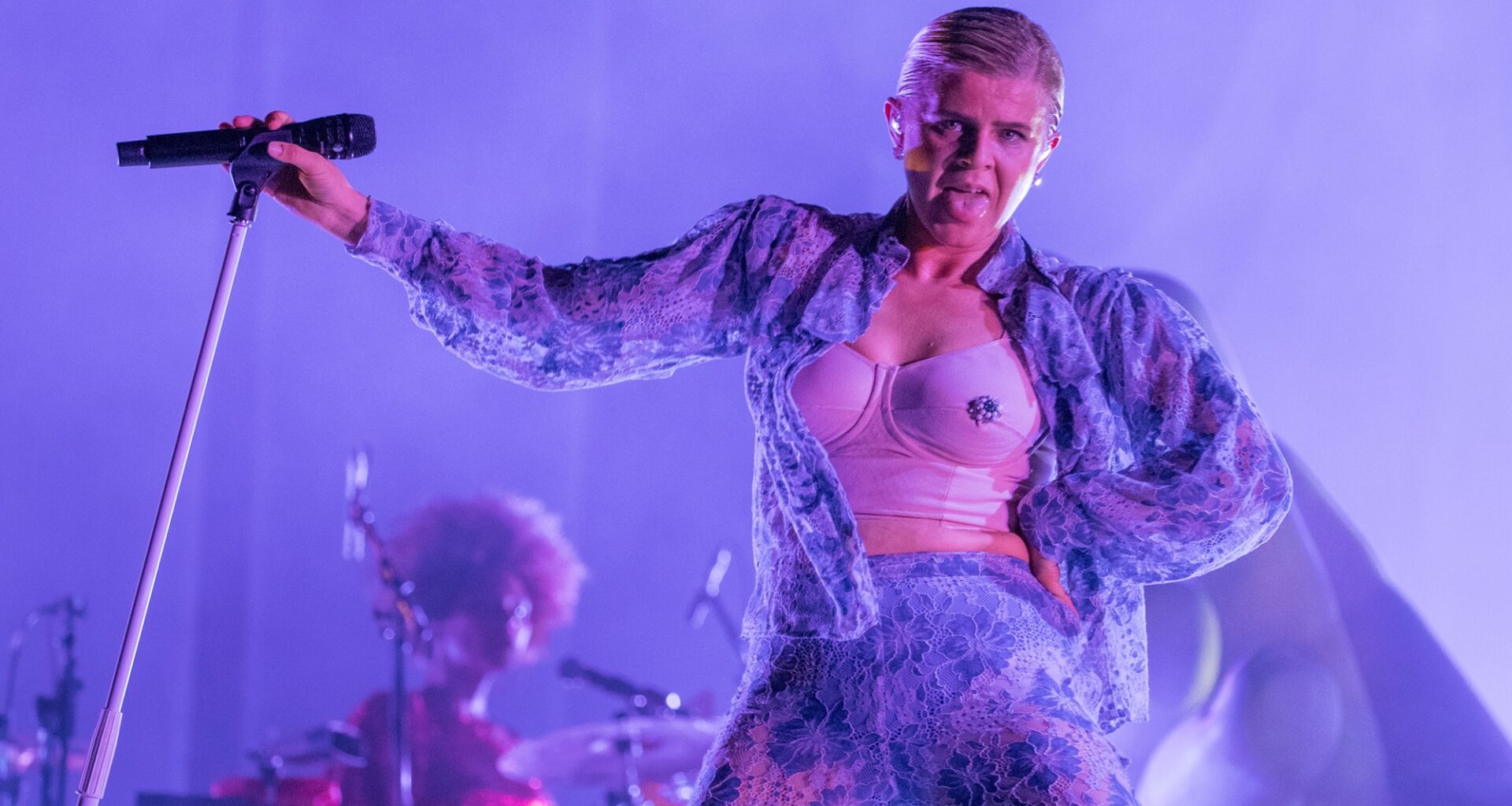 Watch Robyn debut new songs 'Talk To Me' and 'Sexistential' at Brooklyn New Year's Eve show