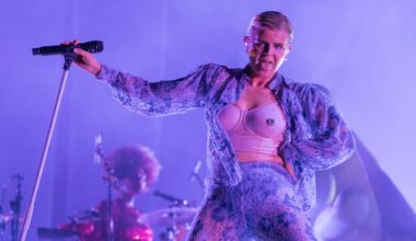 Watch Robyn debut new songs 'Talk To Me' and 'Sexistential' at Brooklyn New Year's Eve show