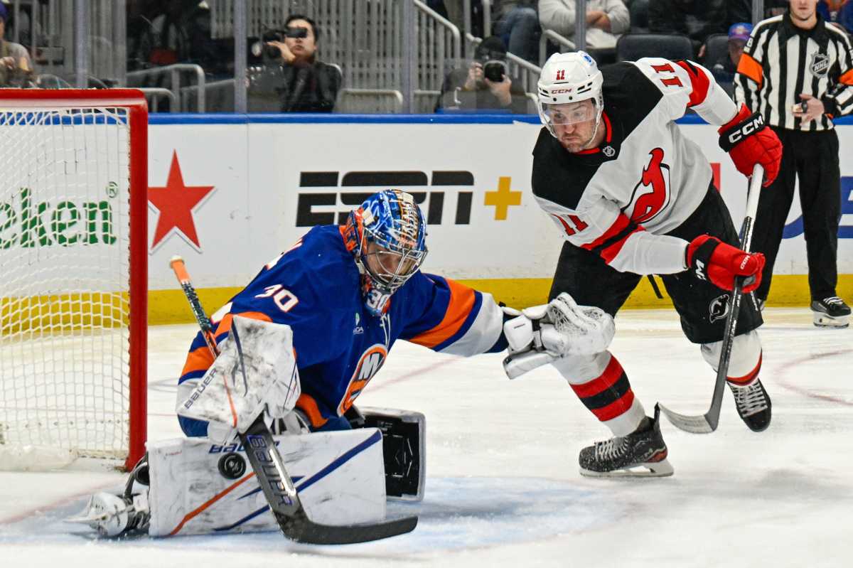 Sorokin sets Islanders’ shutout record, Duclair records hat trick in 9-0 win over Devils – amNewYork
