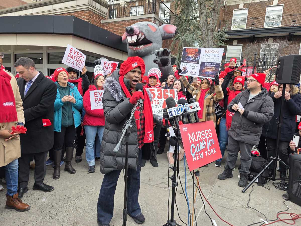 Montefiore nurses on strike accuse management of Bronx disinvestment, corporate greed – Bronx Times