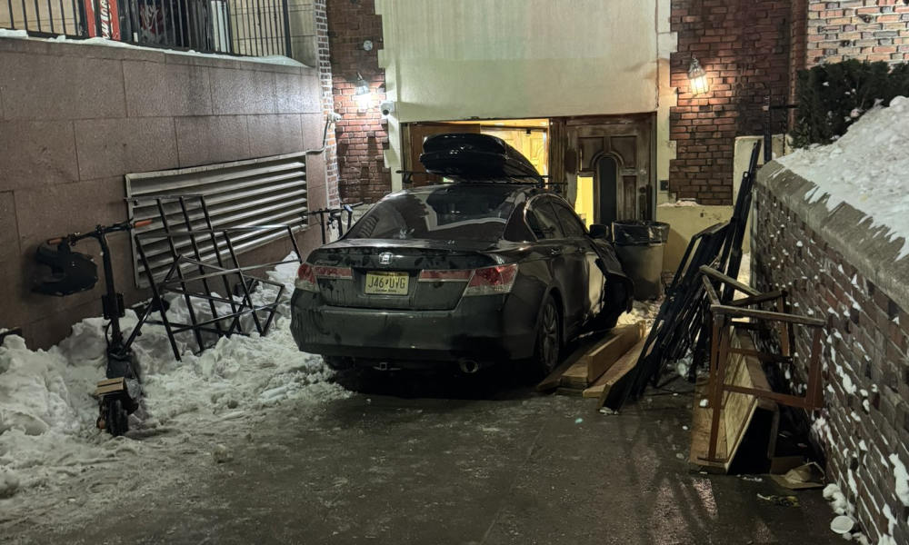 Driver arrested after ramming doors at Chabad headquarters in Brooklyn