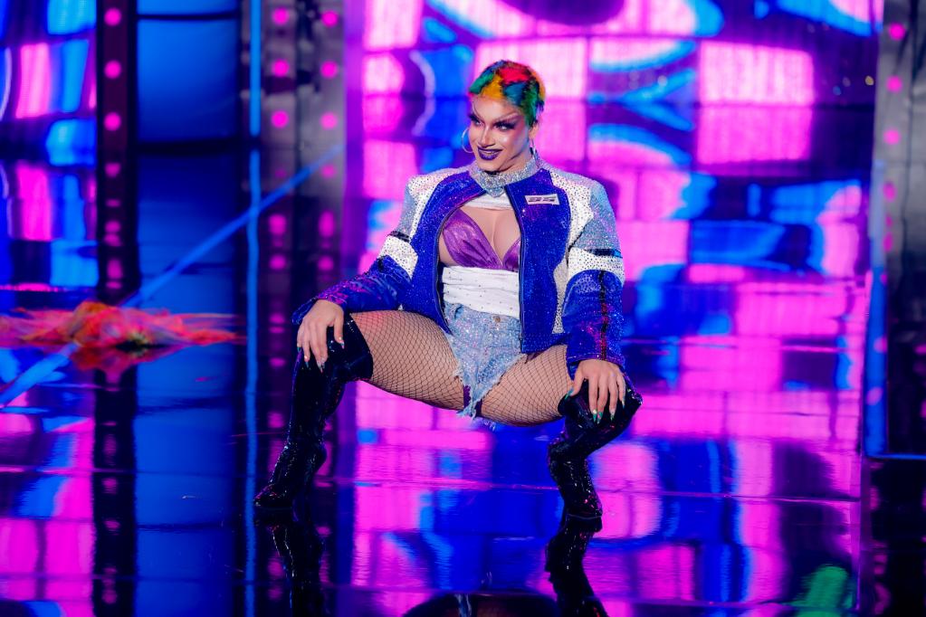 RuPaul's Drag Race Season 18, Episode 5 Mia Starr talent show