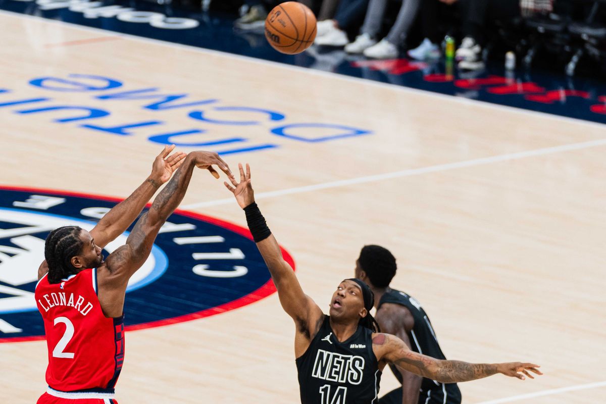 Los Angeles Clippers forward Kawhi Leonard (2) shoots the ball during an NBA basketball game against the Brooklyn Nets, Sunday January 25th, 2026 in Inglewood, California. 