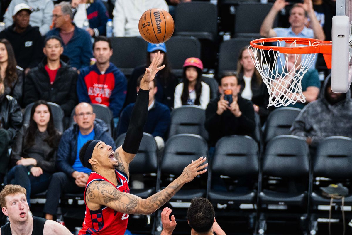 Los Angeles Clippers guard Jordan Miller (22) shooting the ball during an NBA basketball game against the Brooklyn Nets, Sunday January 25th, 2026 in Inglewood, California. 