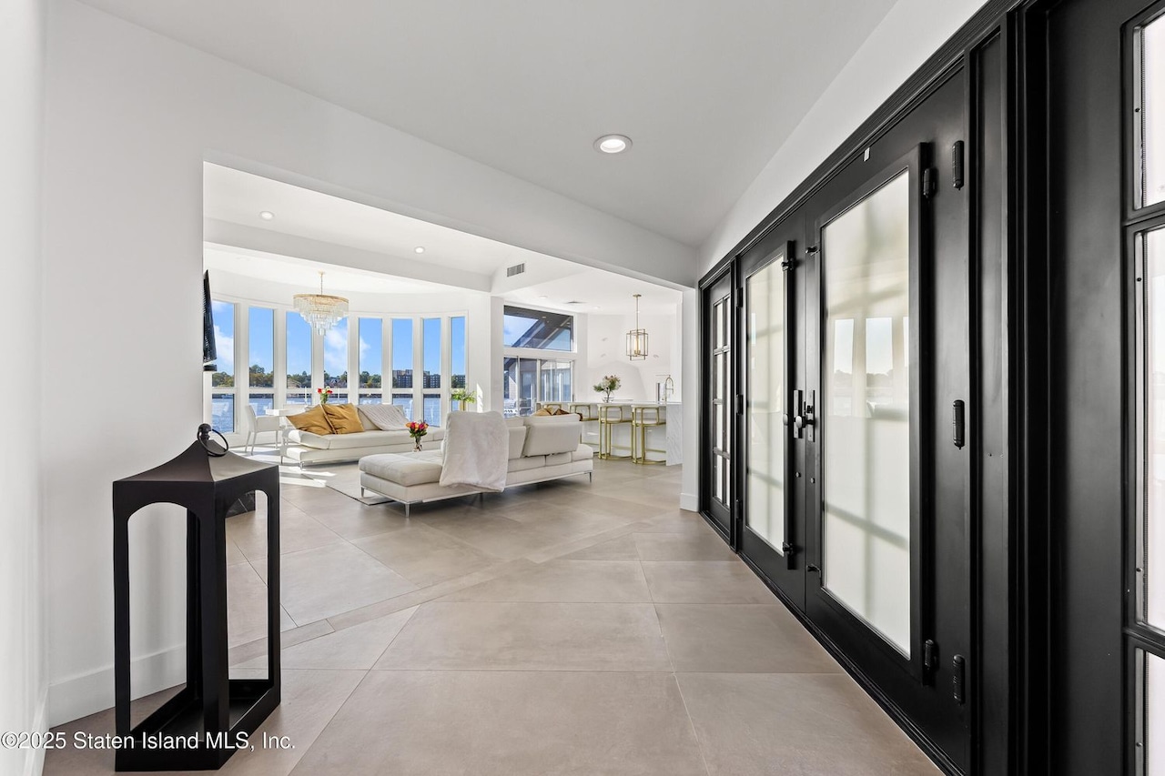 2 Wards Point Avenue