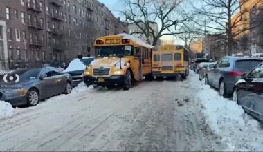 News 12 | Brooklyn | Two school buses collide on narrow Flatbush street lined by snowbanks