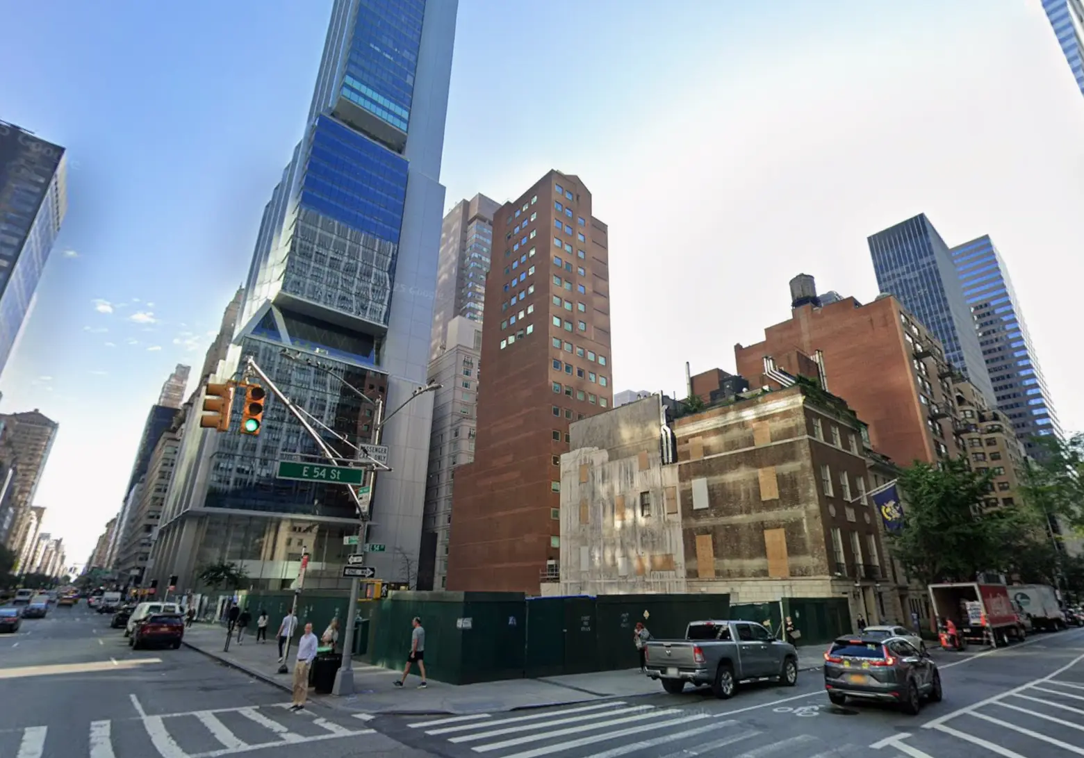 Extell to purchase Park Ave development site