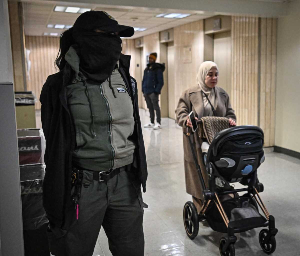 Inside Federal Plaza, masked agents keep the pressure on immigrants attending hearings in 2026 – amNewYork