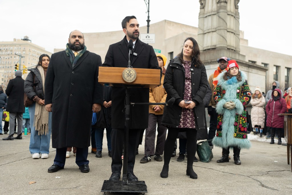 NYC Mayor Mamdani defends revoking Adams antisemitism executive order amid criticism