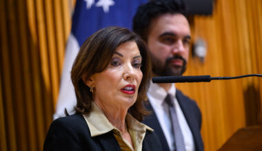 FIRST ON amNY | Hochul to expand NYC subway mental health teams, add platform barriers to more stations – amNewYork