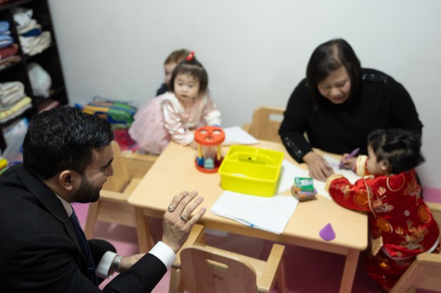 Mayor Mamdani visits a home-based childcare provider in Manhattan to encourage 3-K and pre-K application submissions on Friday, Jan. 30, 2026. (Michael Appleton / Mayoral Photography Office)