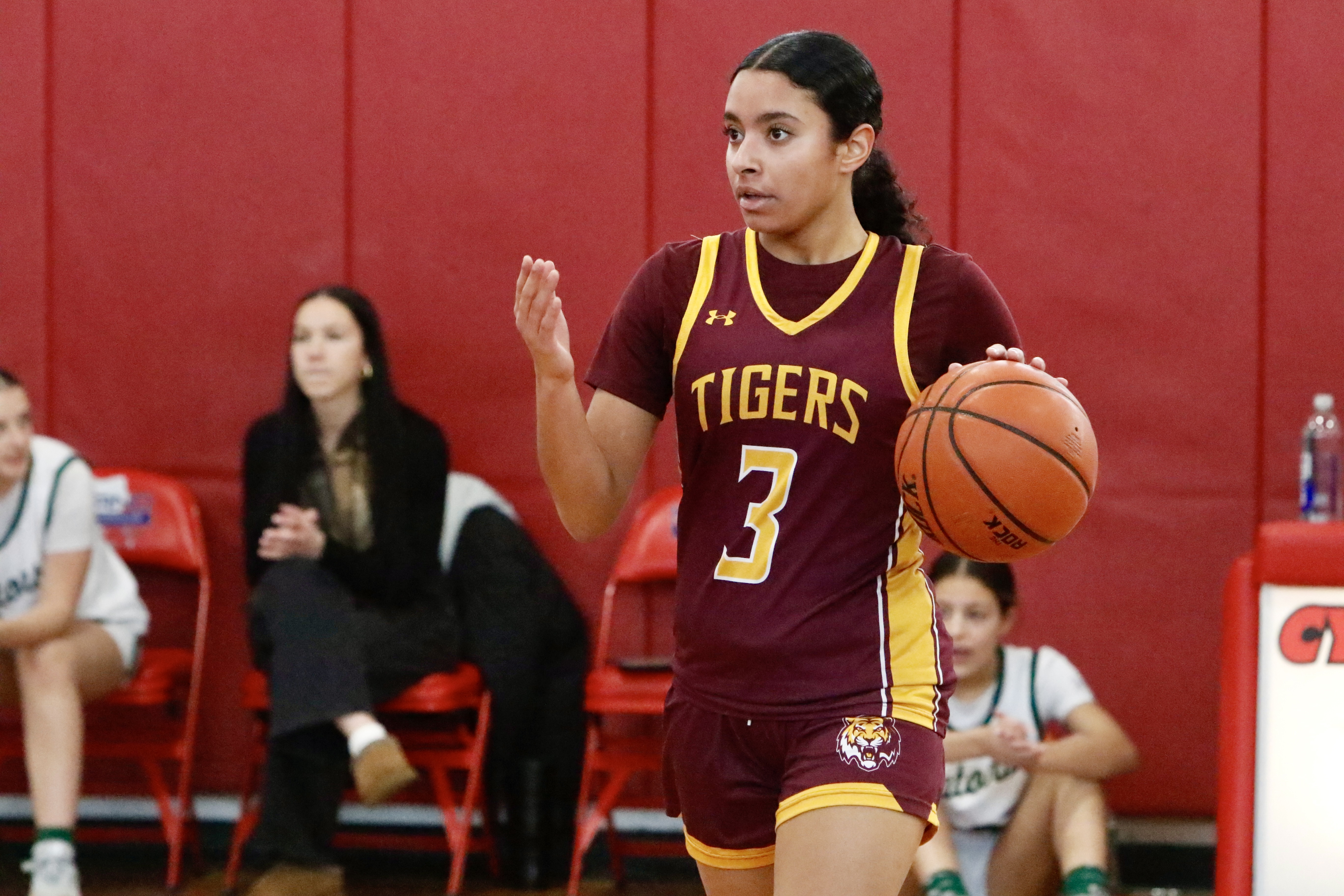Staten Island Academy's Alyssa Lopez directs the offense during a Borough President's Cup matchup vs. Notre Dame Academy on Jan. 24, 2026.