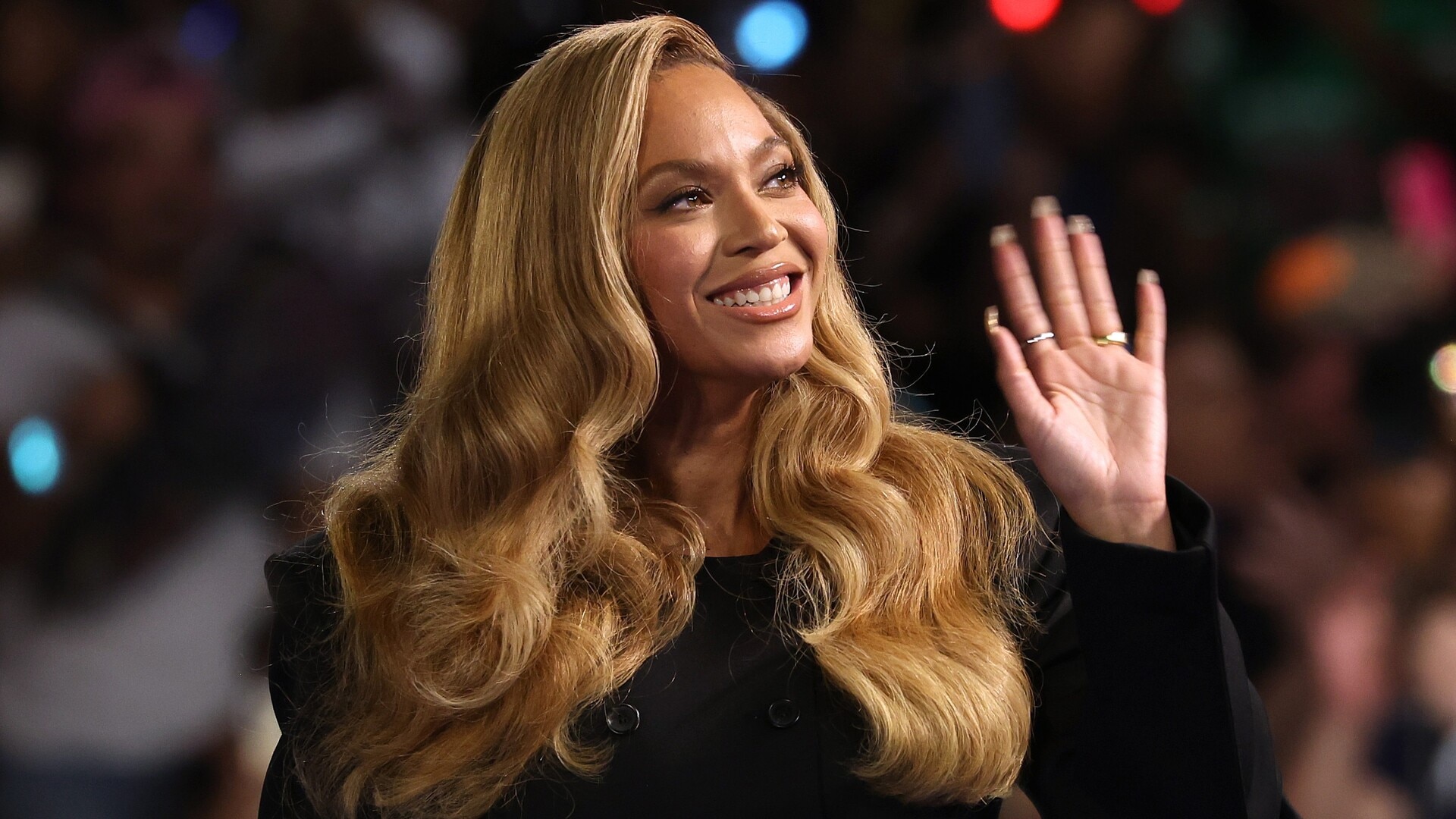 Beyoncé has officially become a billionaire
