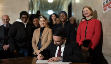 Mamdani, AOC denounce pro-Hamas chants outside Queens synagogue, with mayor using ‘terrorist’ label for first time | JTA