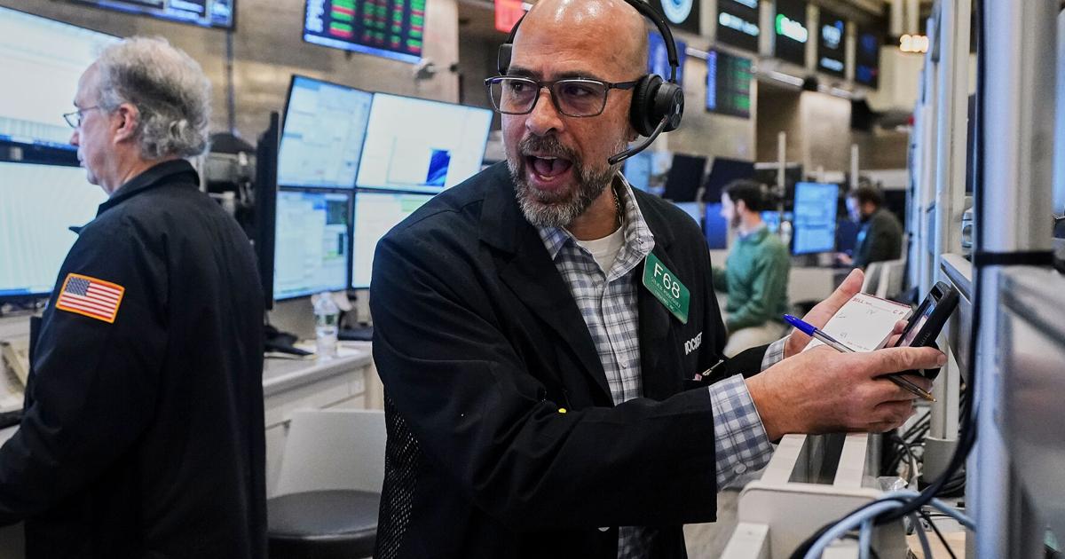 Wall Street rises on Big Tech gains and approaches records | National