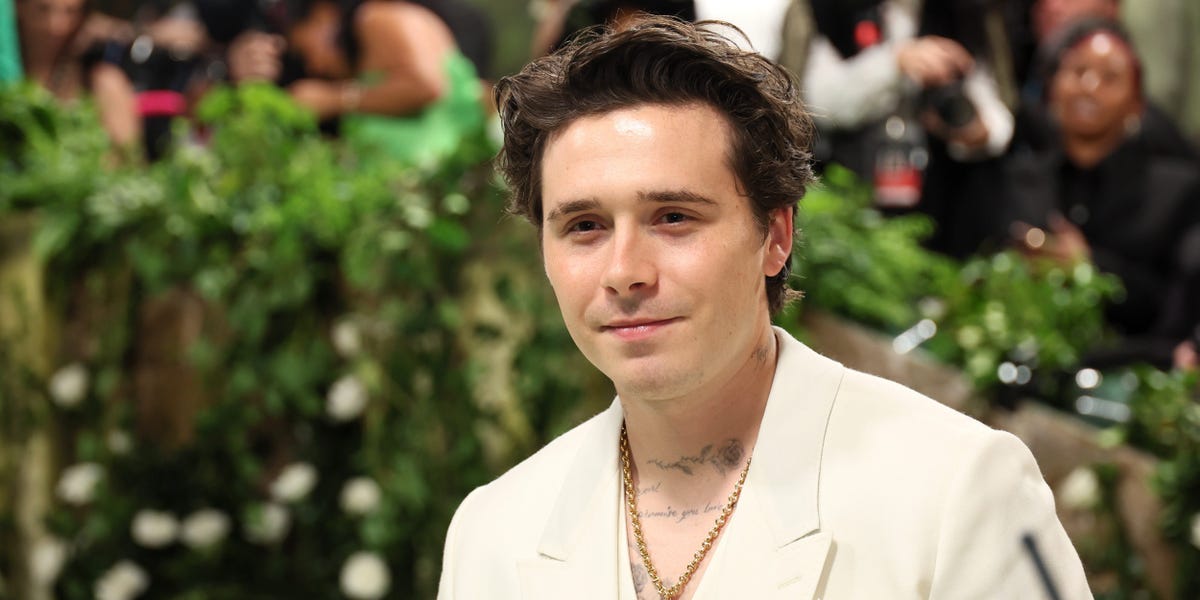 Family Therapist: How to Set Boundaries As Brooklyn Beckham Did