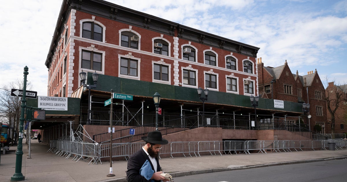 Man Arrested After Repeatedly Crashing Car Into Chabad Headquarters In NYC