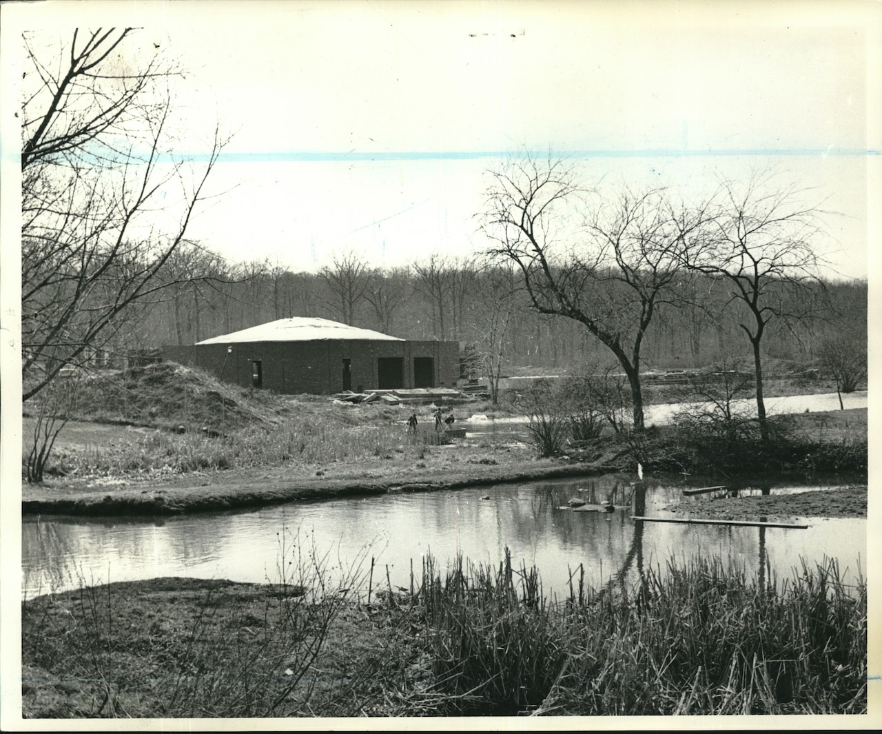 1989 Press Photo War Memorial Skating Rink Bldg in Clove Lakes Park Taking Shape