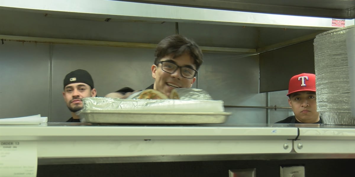 A Mexican restaurant continues to push through ICE presence in Rochester