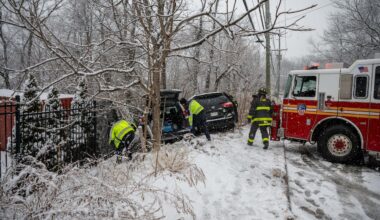2 injured as cars careen off snowy South Shore road