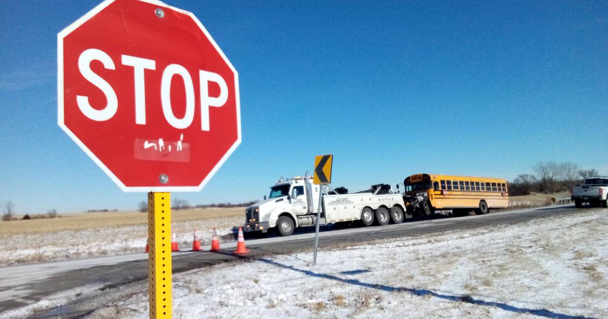 Driver killed in collision with Manhattan school bus – Shaw Local