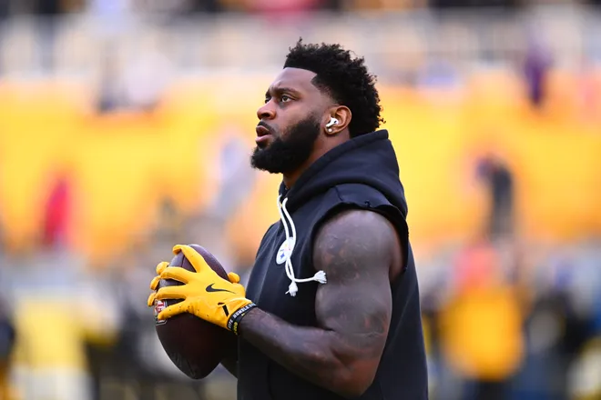 Patrick Queen of the Pittsburgh Steelers looks on before a game against the Buffalo Bills at Acrisure Stadium on November 30, 2025 in Pittsburgh, Pennsylvania.