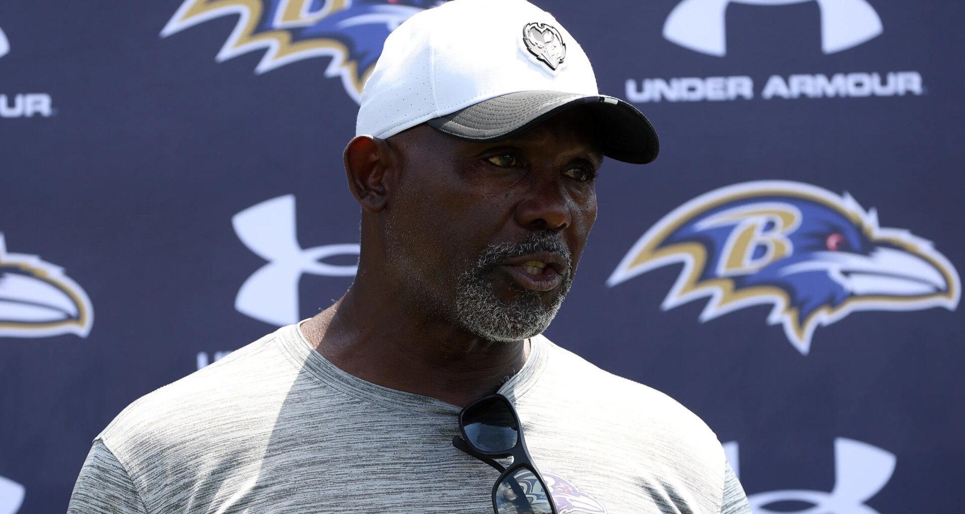 New York Giants expected to interview Ravens OL coach George Warhop