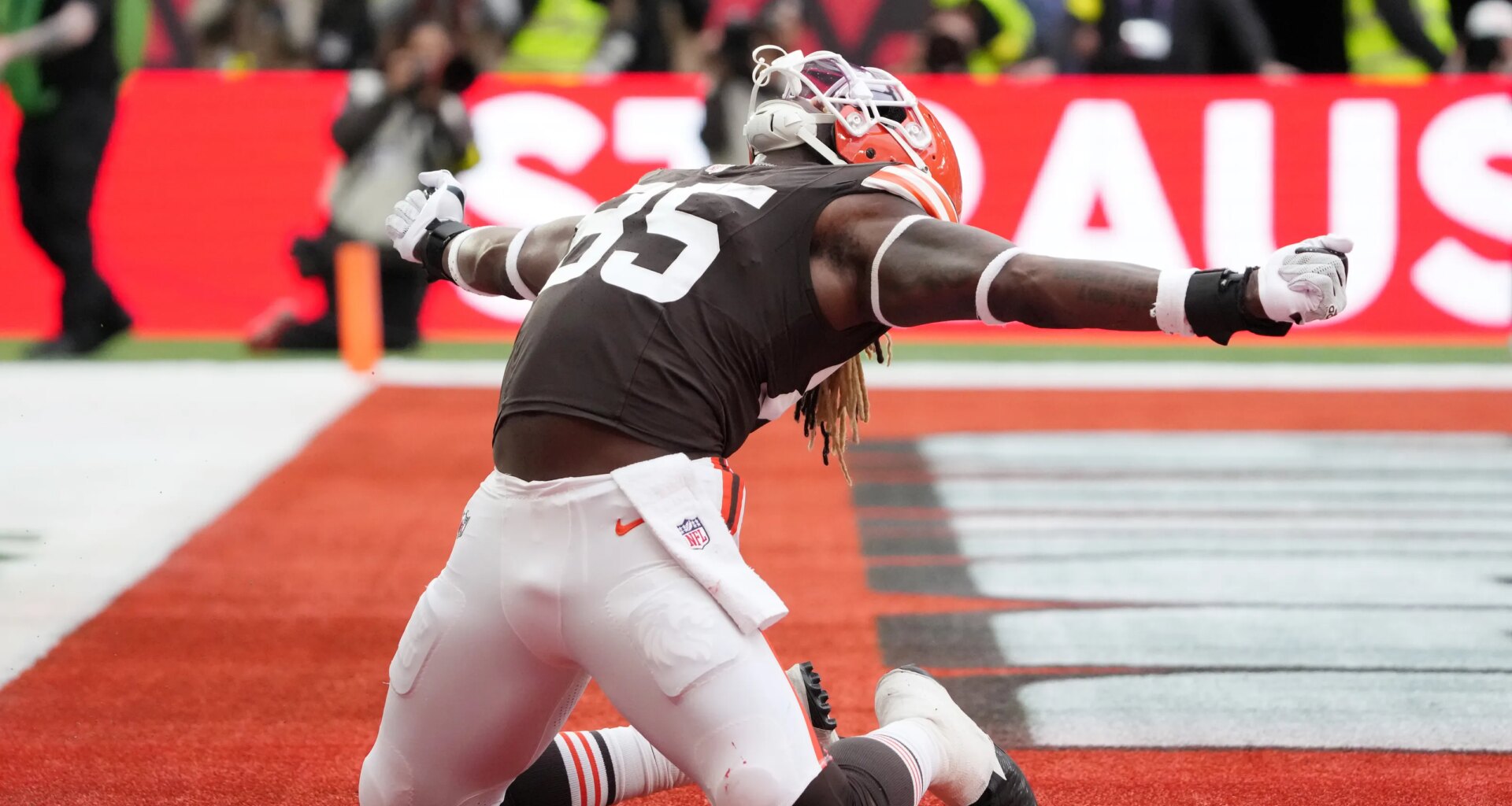 New York Giants predicted to sign David Njoku in free agency