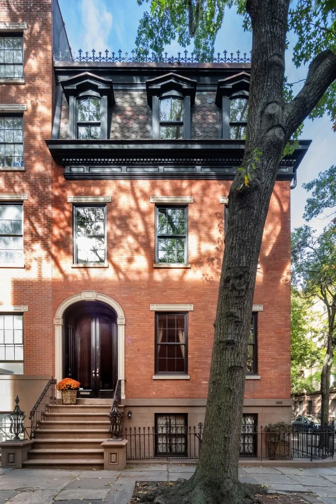 Schumer hinted at the move over the holidays while posting from the new home, shortly after closing the door on her Brooklyn chapter, which ended with the $11 million sale of her “Moonstruck”-famous townhouse for roughly $1.25 million less than she paid. Evan Joseph