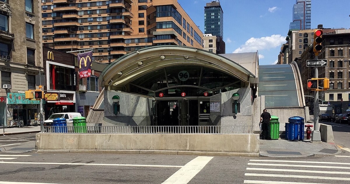 A New 24/7 Customer Service Center Opens at UWS Subway Station